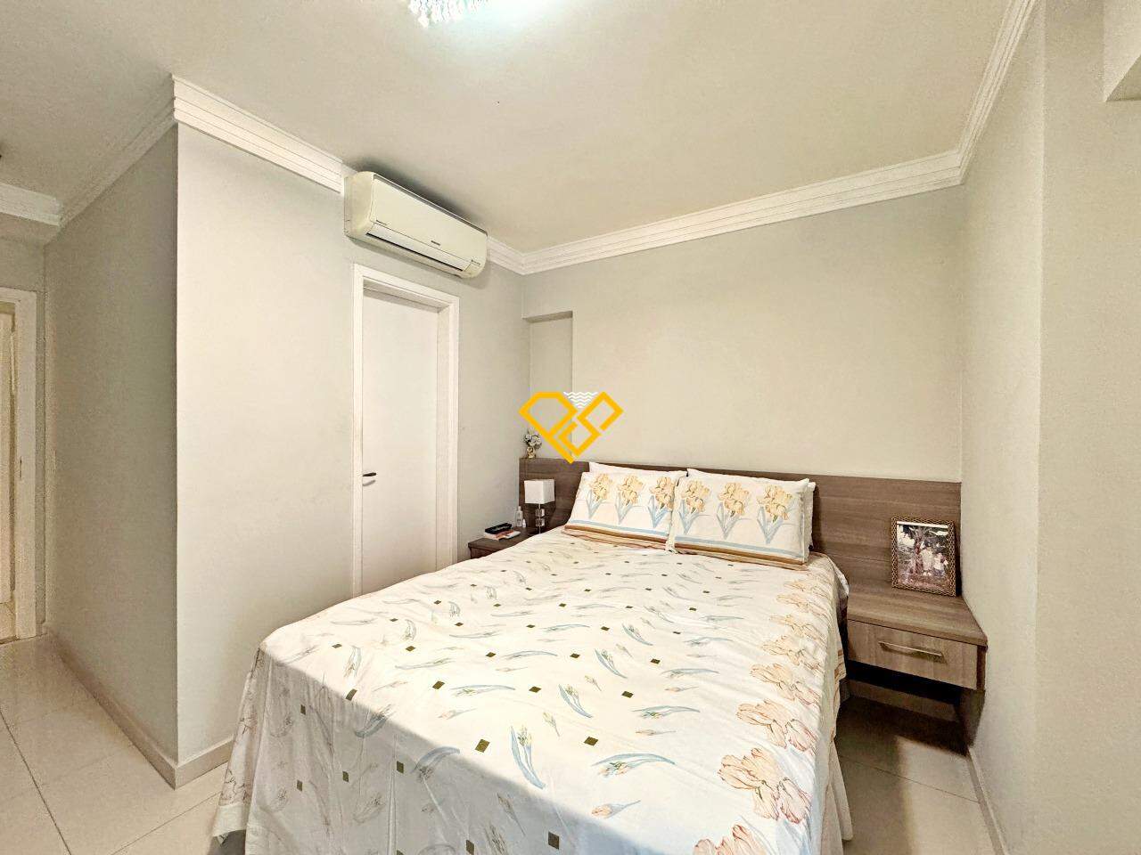 Apartamento à venda no Embaré: Dormitório 1 - suíte