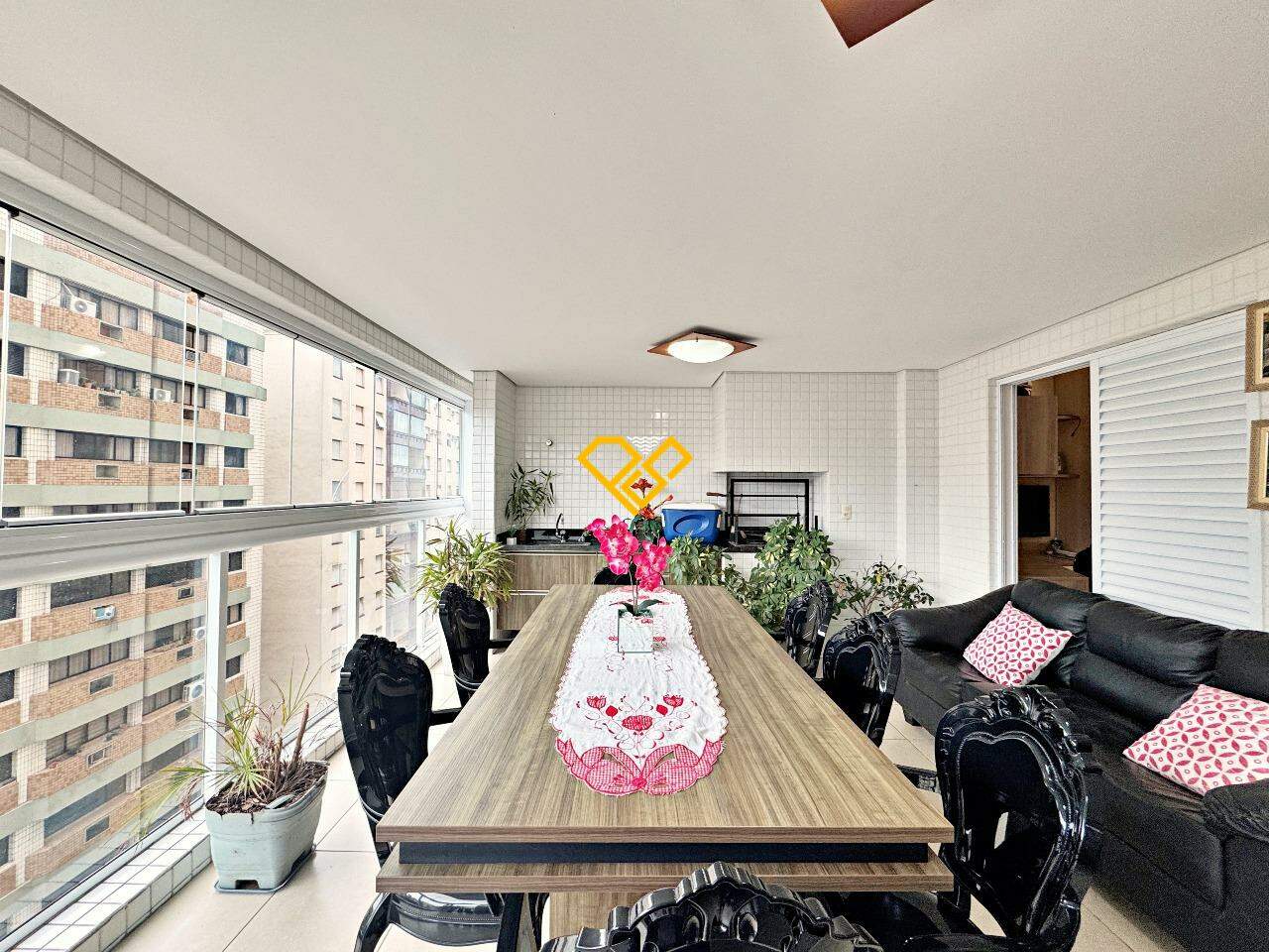 Apartamento à venda no Embaré: Varanda