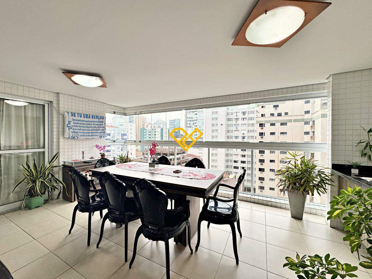 Apartamento à venda no Embaré: Varanda