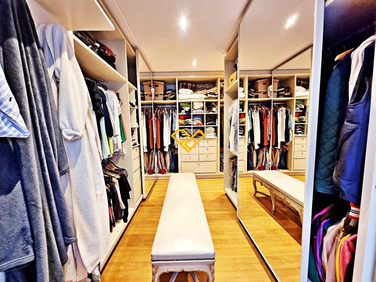 Cobertura à venda no Gonzaga: closet master