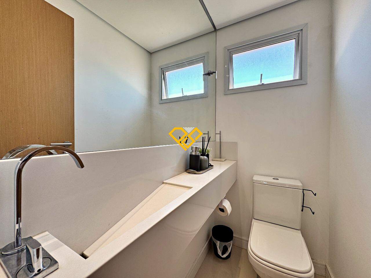 Apartamento à venda no Boqueirão: Lavabo