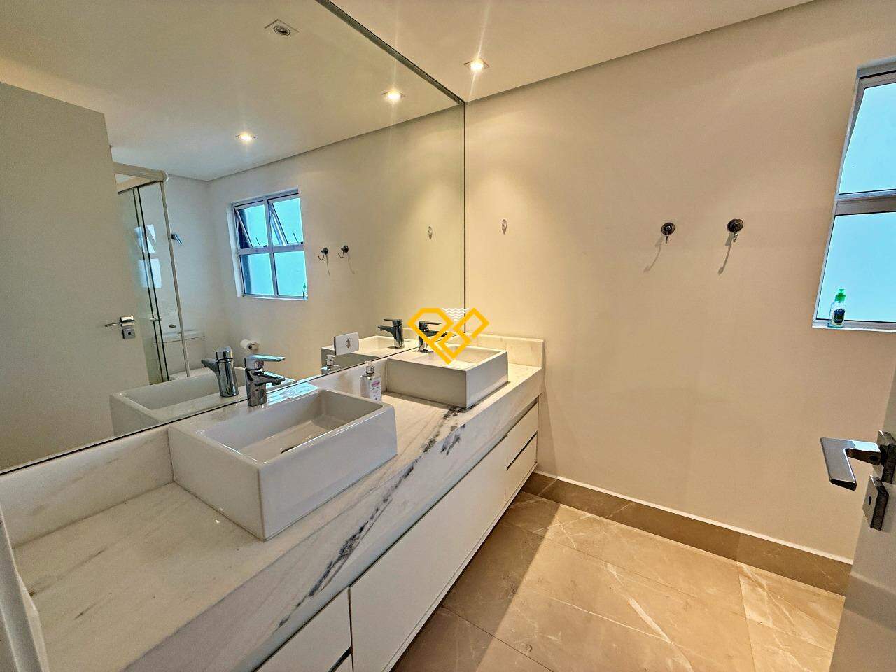 Apartamento à venda no Gonzaga: Wc suíite