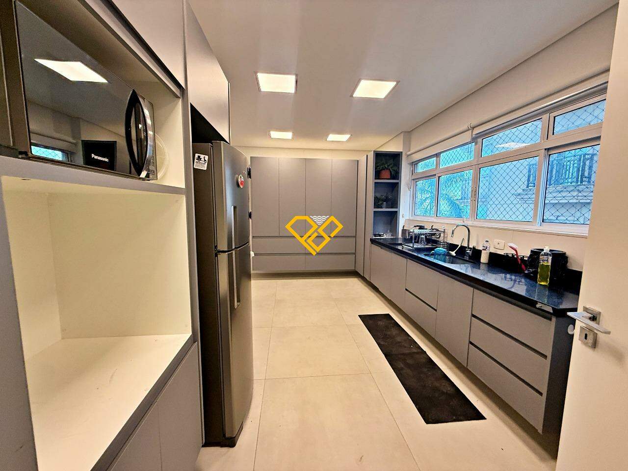 Apartamento à venda no Gonzaga: Cozinha