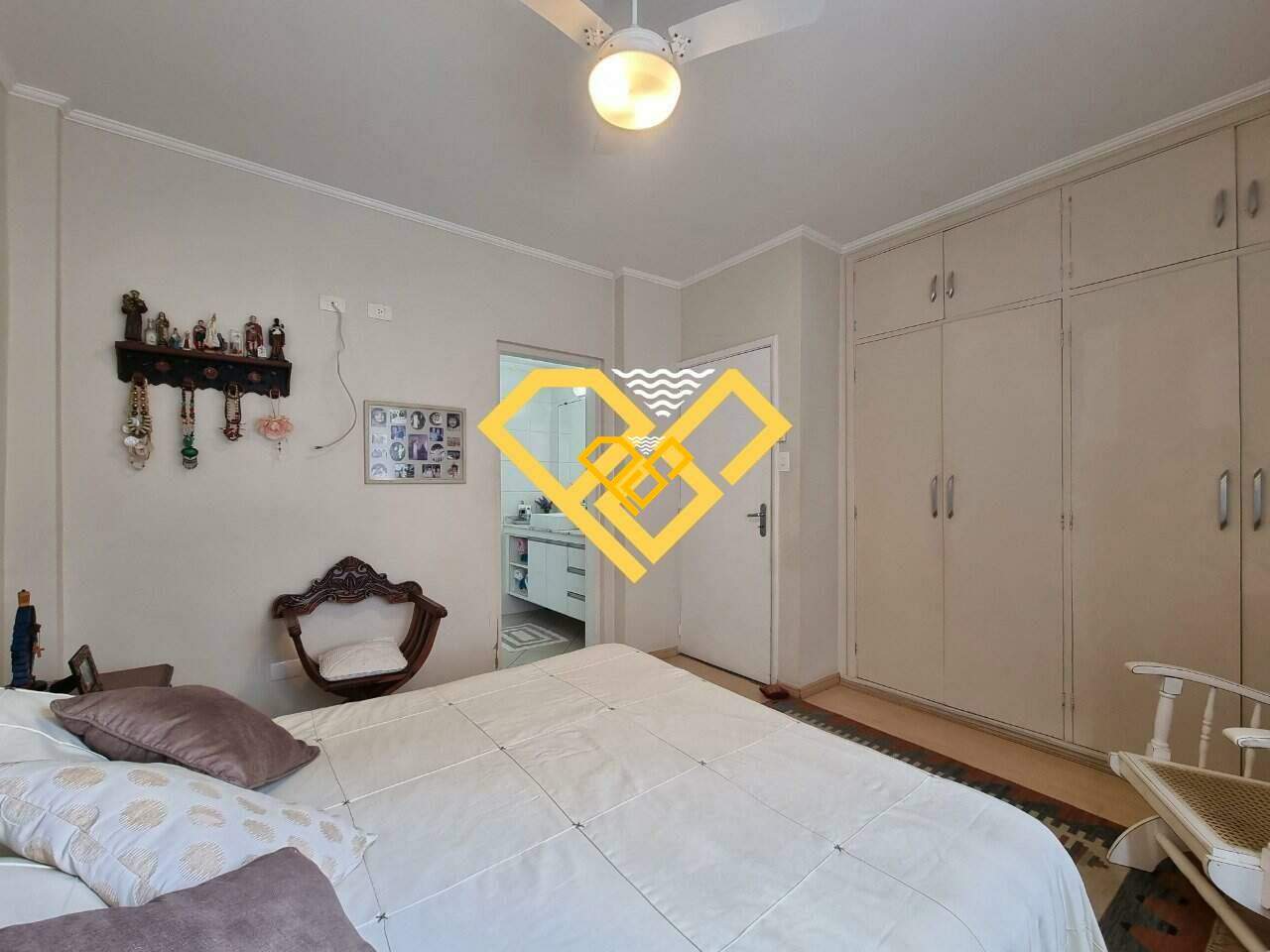 Apartamento à venda no Gonzaga: SUÍTE