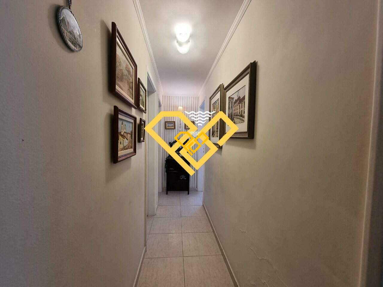 Apartamento à venda no Gonzaga: CORREDOR INTIMO