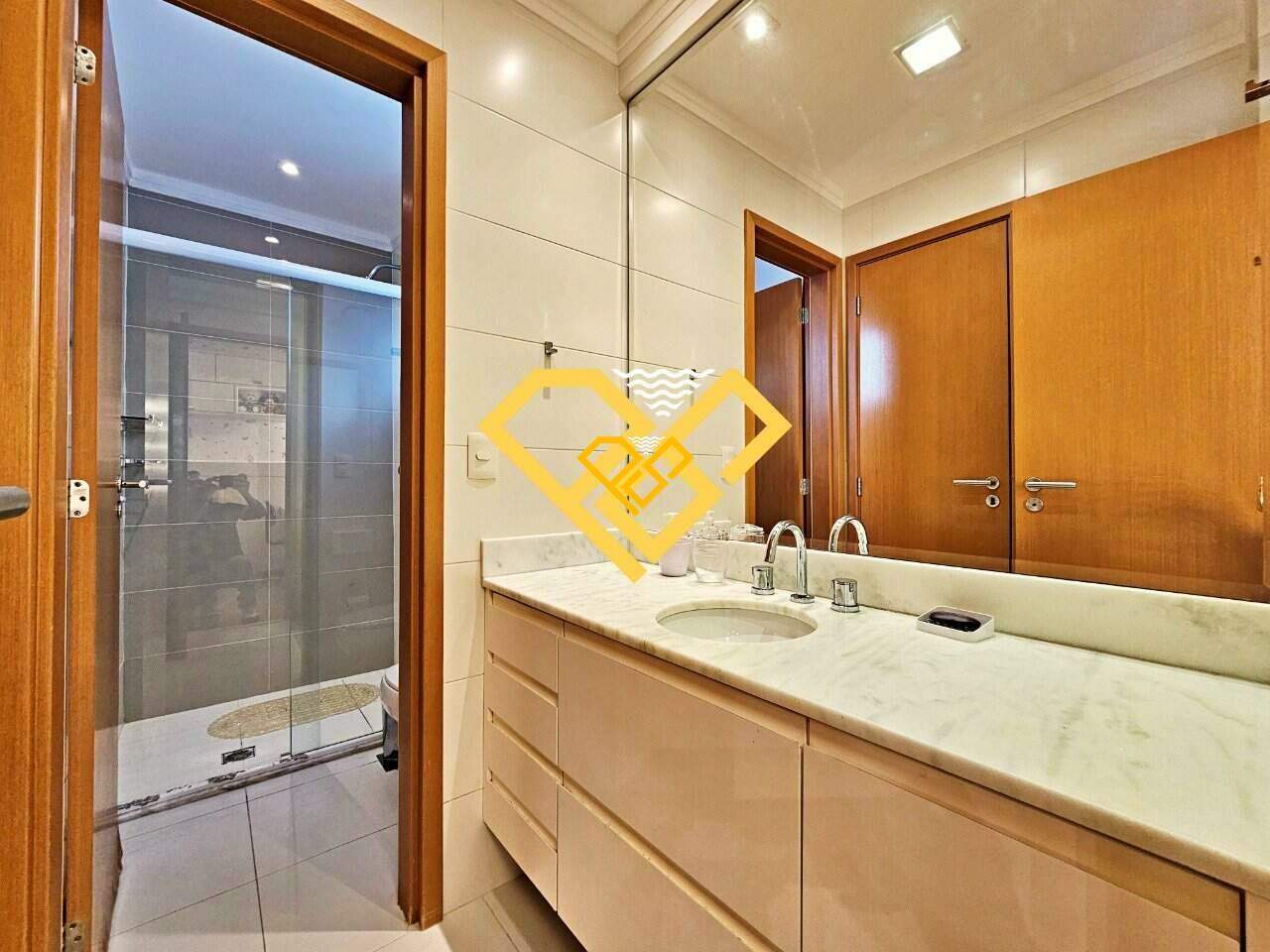 Apartamento à venda no Aparecida: Wc suíte americana 1 e 2