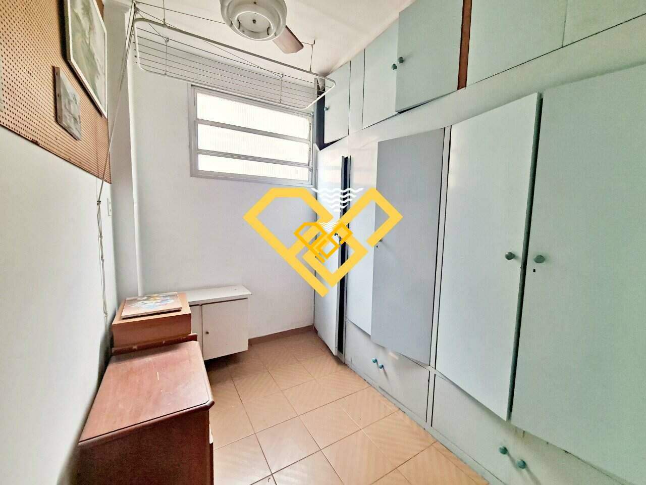 Apartamento à venda no Gonzaga: Dependência