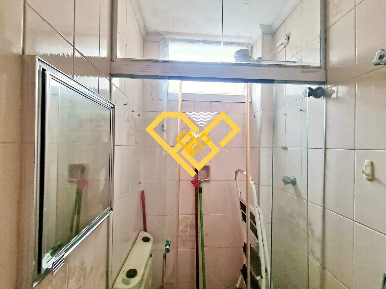 Apartamento à venda no Gonzaga: Wc de serviço