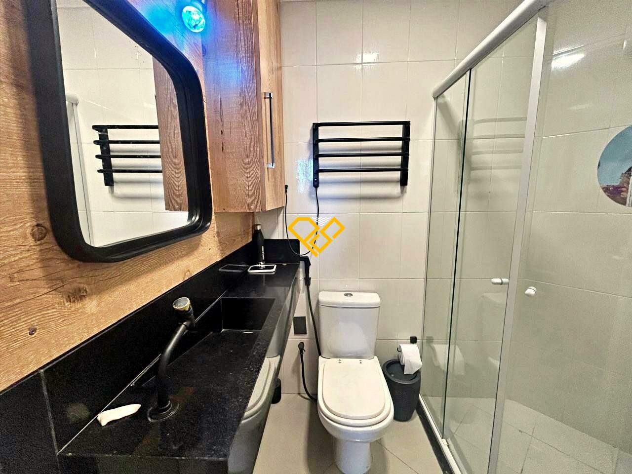 Apartamento à venda no Ponta da Praia: Wc de serviço