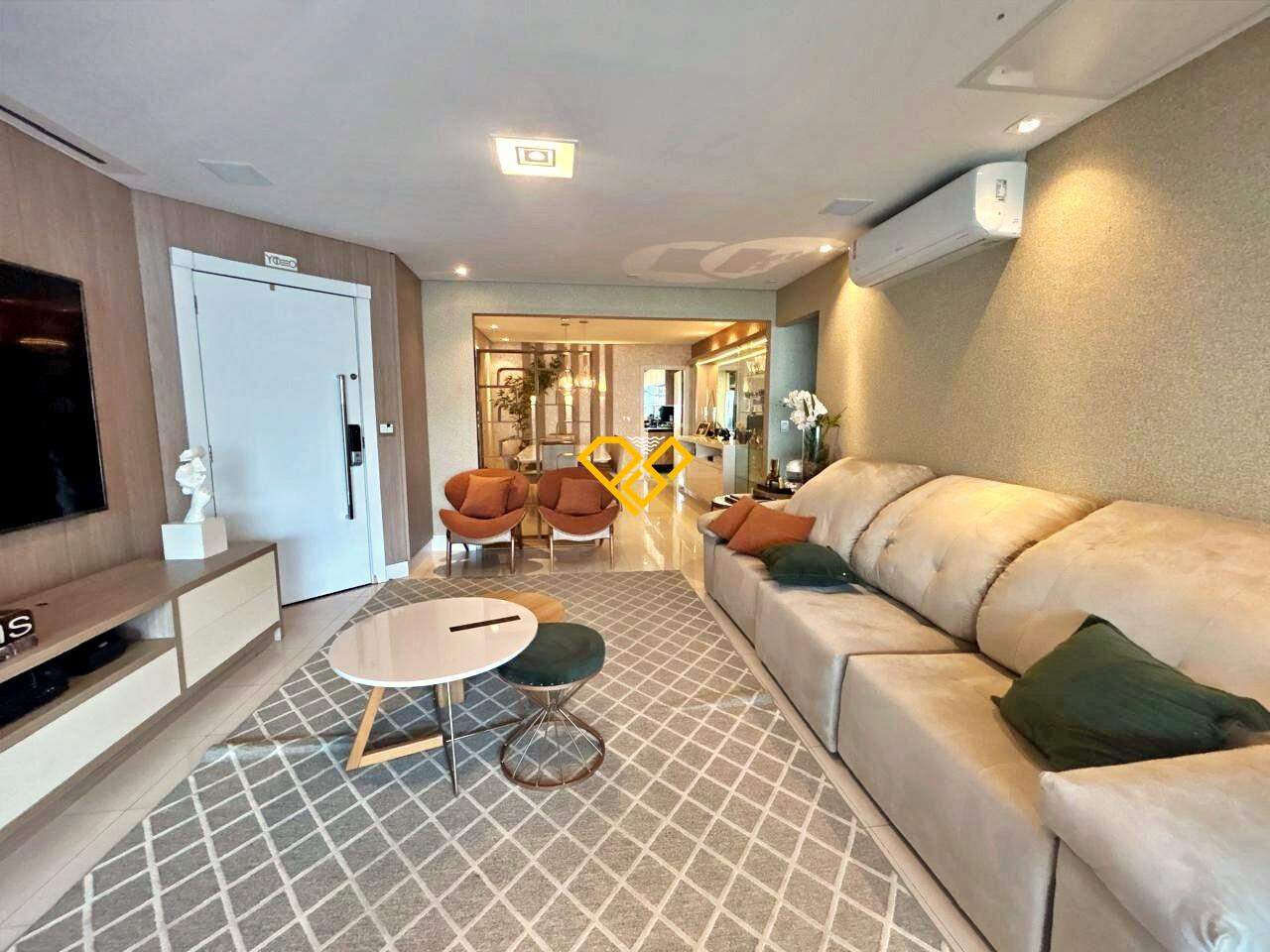 Apartamento à venda no Ponta da Praia: Sala