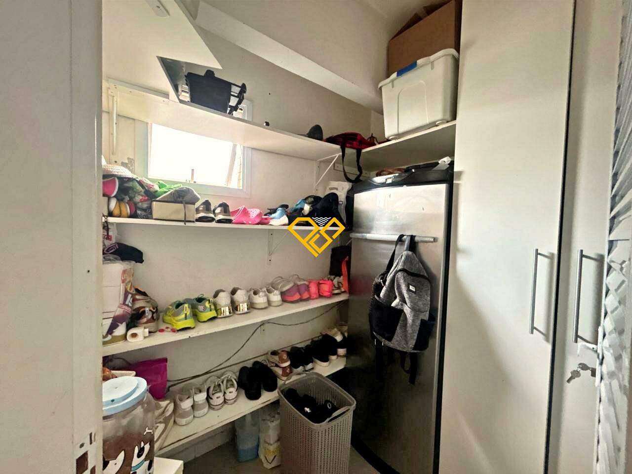 Apartamento à venda no Ponta da Praia: Despensa