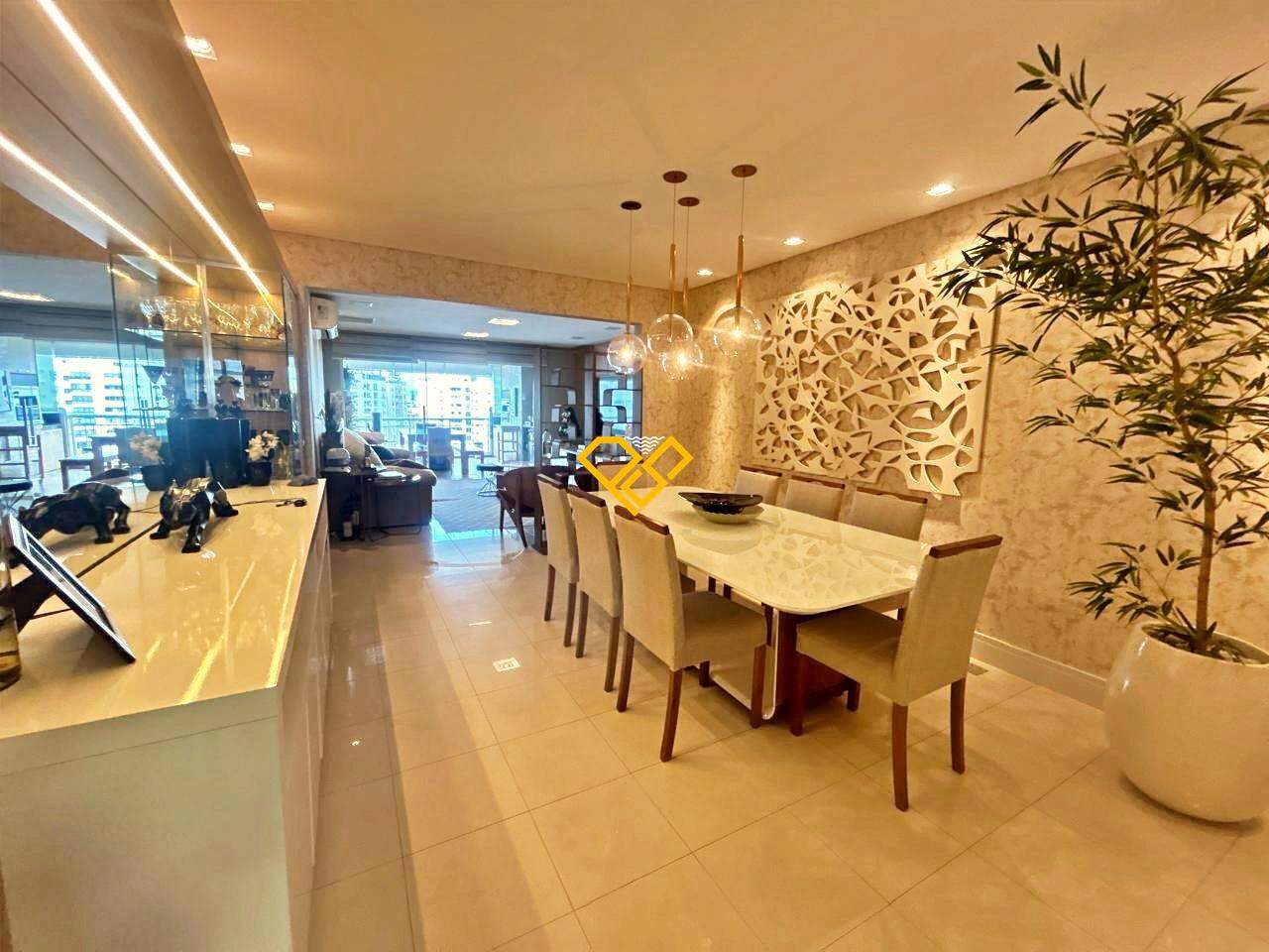 Apartamento à venda no Ponta da Praia: Sala