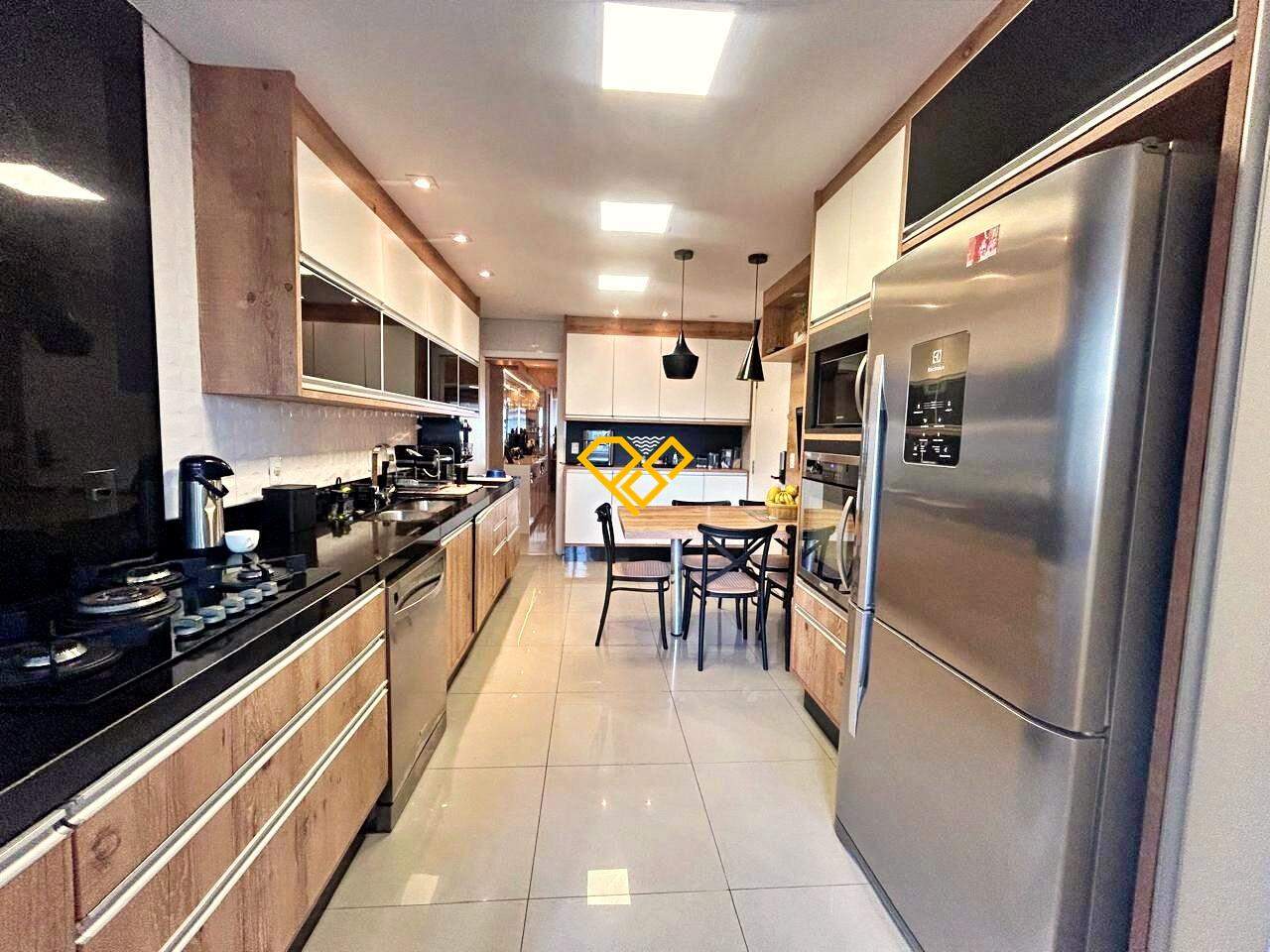 Apartamento à venda no Ponta da Praia: Cozinha
