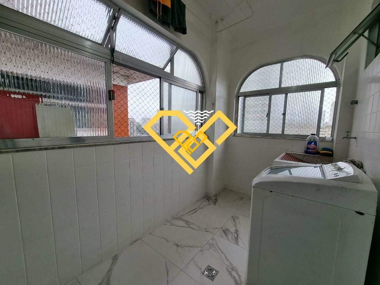 Cobertura à venda no Boqueirão: ÁREA DE SERVIÇO