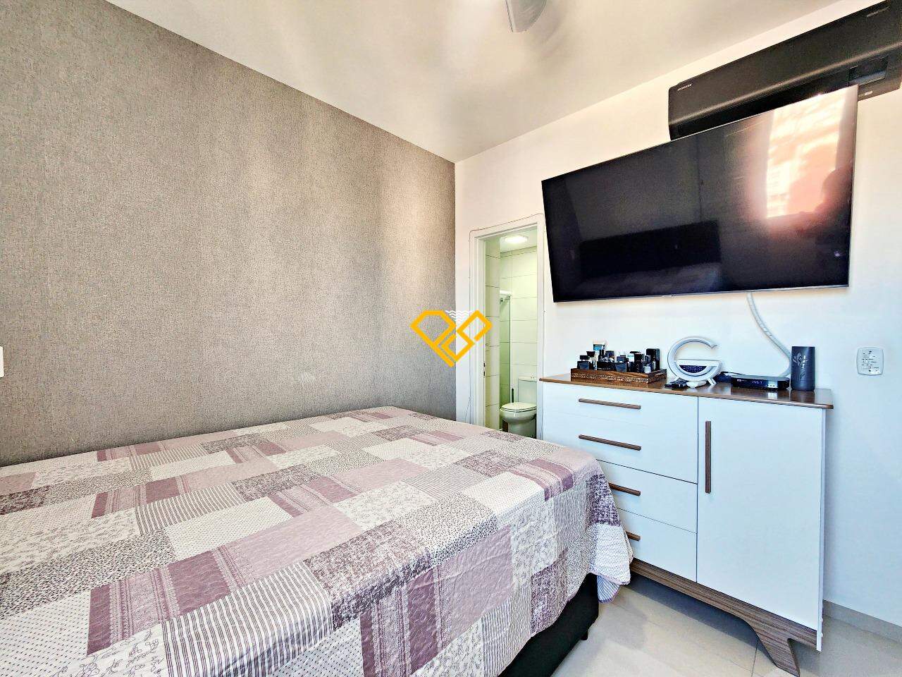 Apartamento à venda no Embaré: Suíte 1
