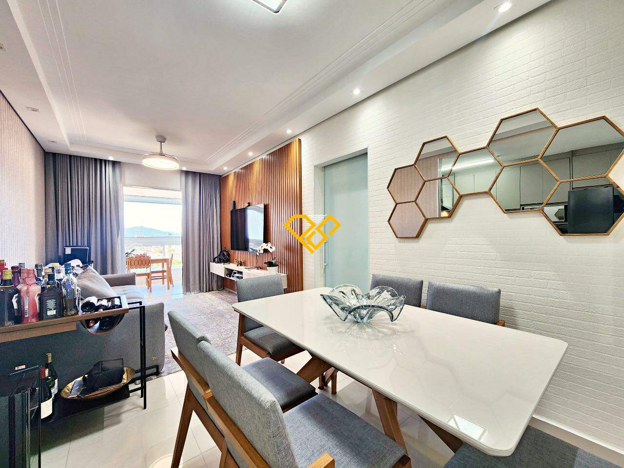 Apartamento à venda no Embaré: 
