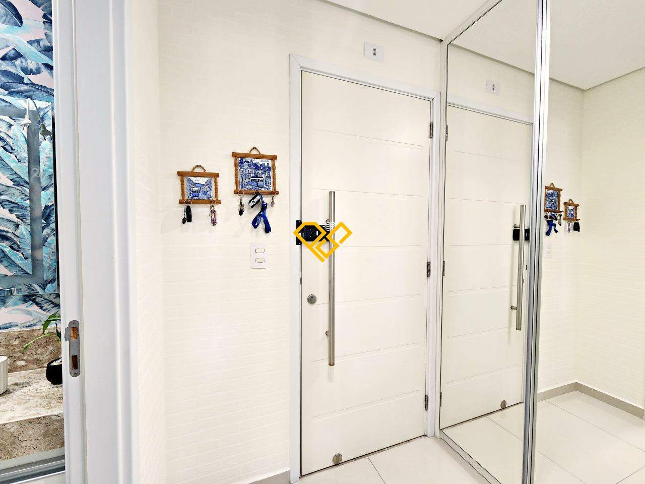 Apartamento à venda no Embaré: Hall de entrada