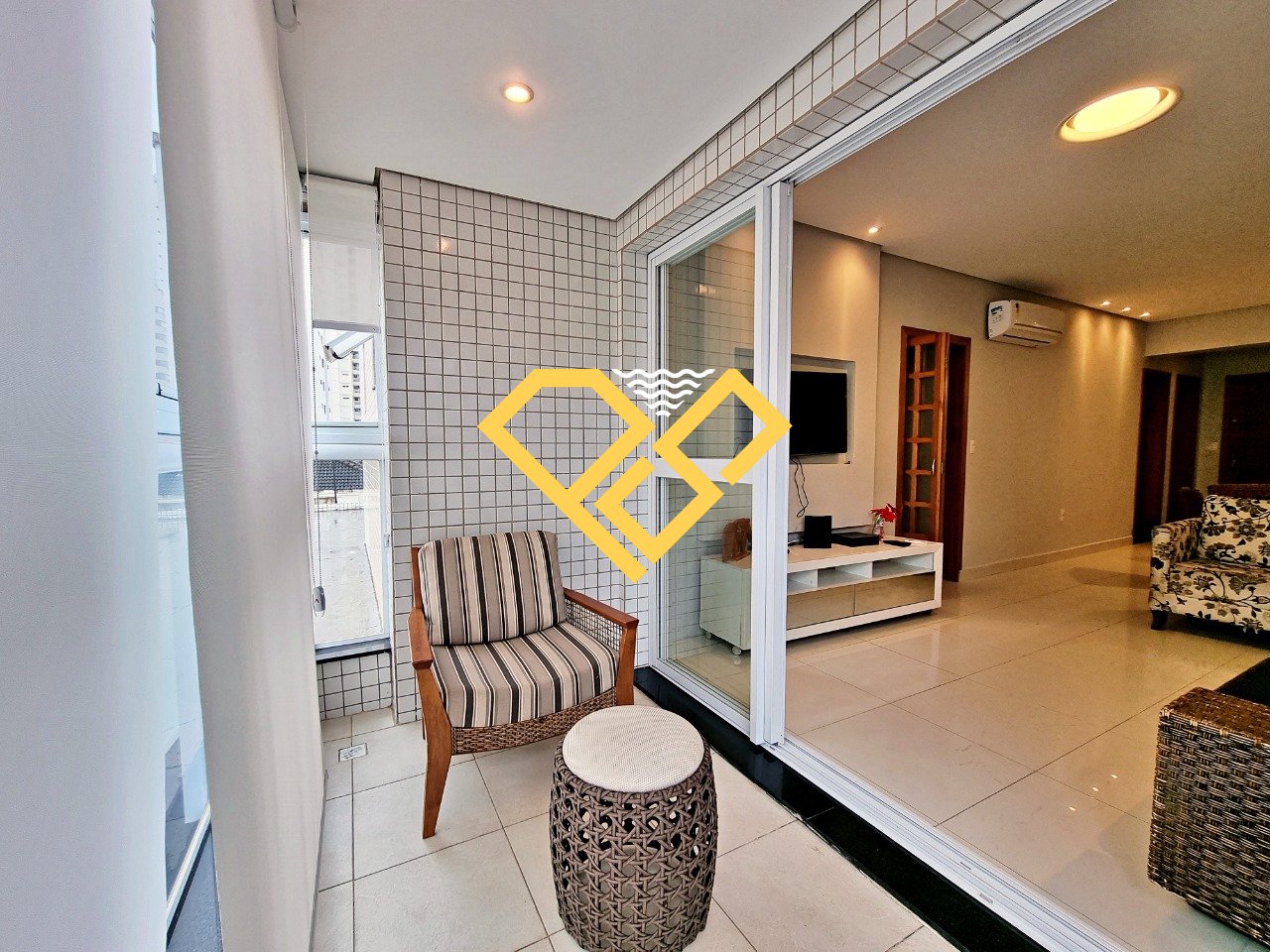 Apartamento à venda no Embaré: Varanda