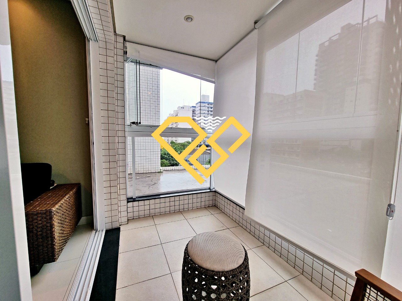 Apartamento à venda no Embaré: Varanda