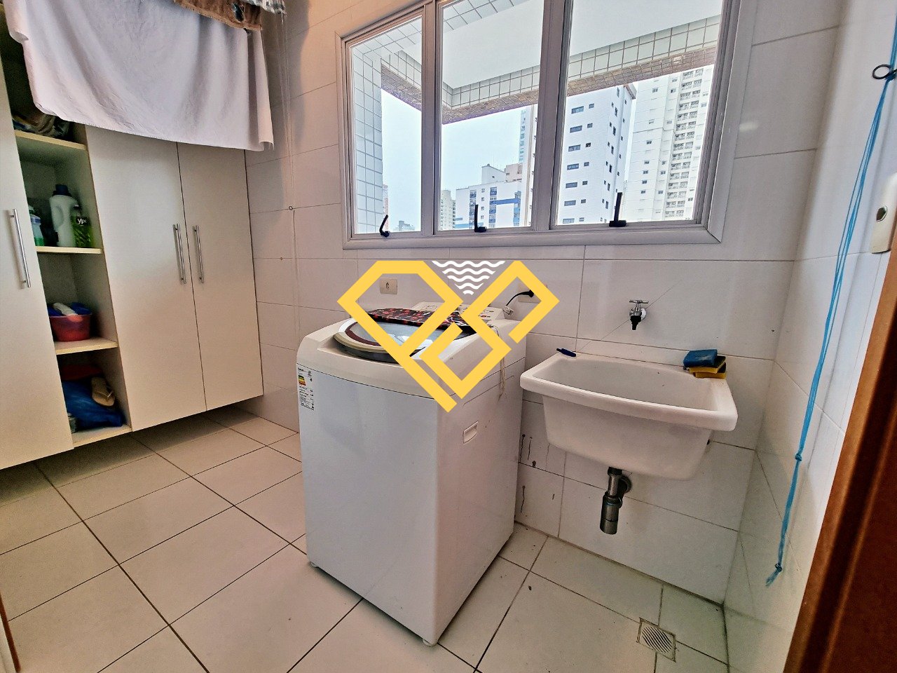 Apartamento à venda no Embaré: Área de serviço