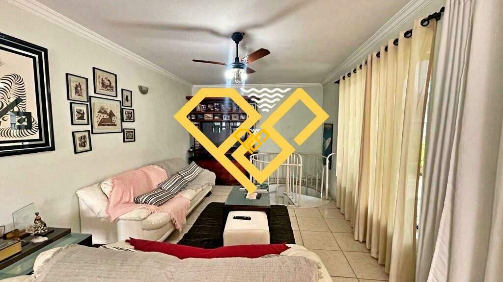 Cobertura à venda no Ponta da Praia: