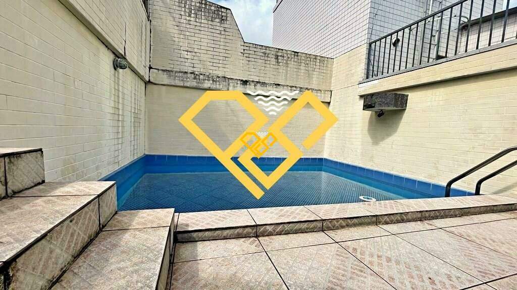 Cobertura à venda no Ponta da Praia: 