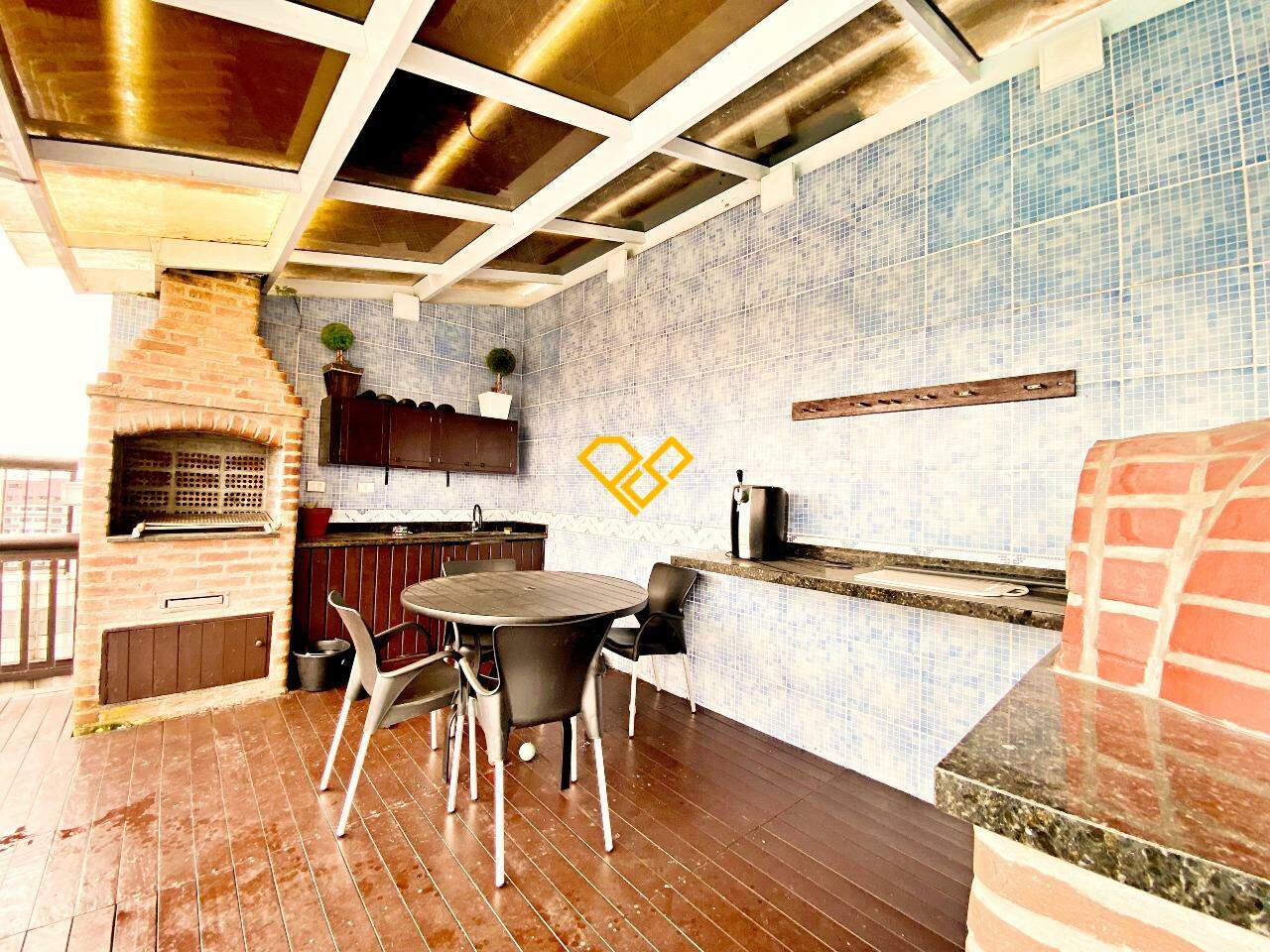 Cobertura à venda no Embaré: Área gourmet com churrasqueira