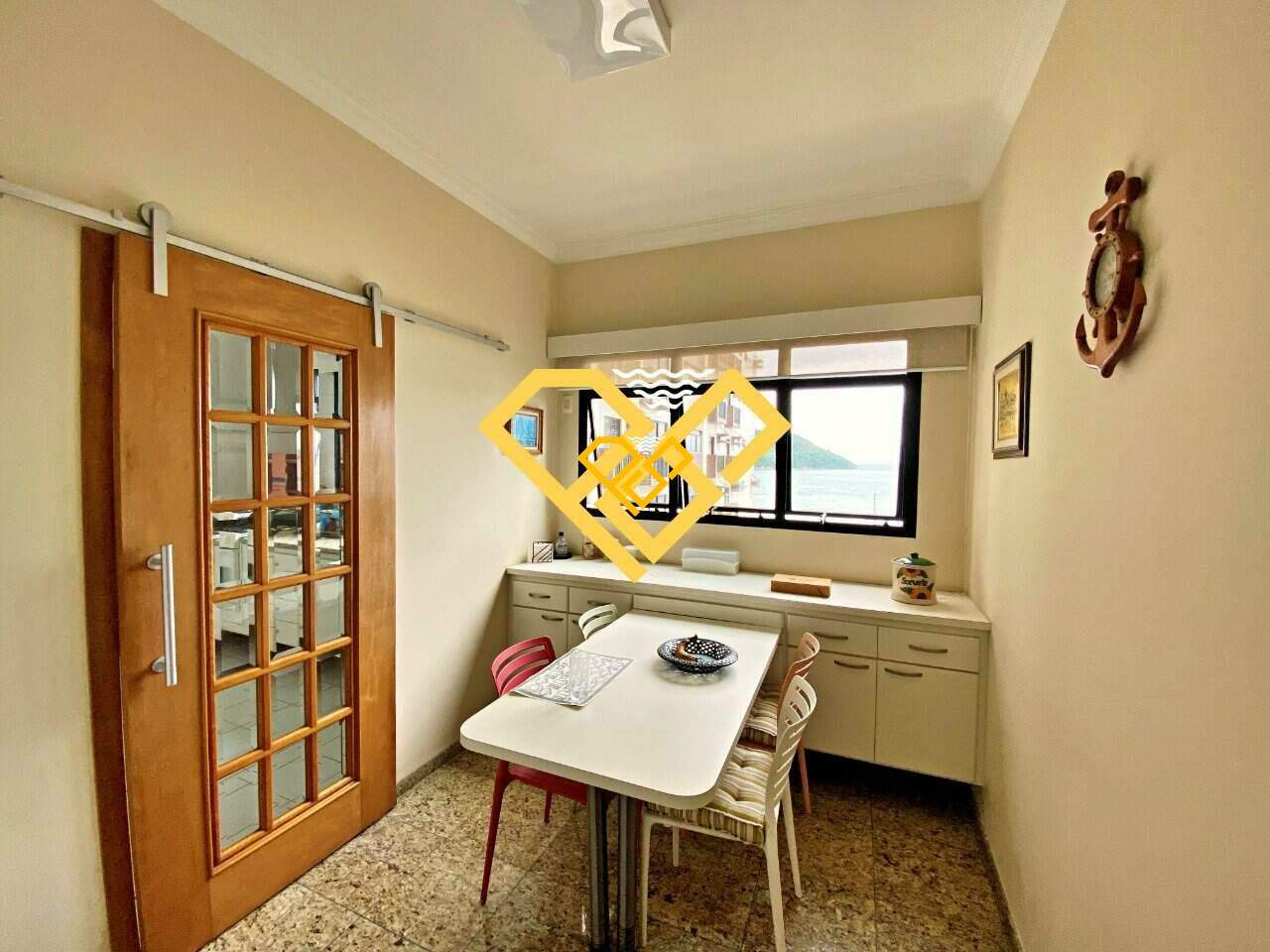 Apartamento à venda no Ponta da Praia: Copa