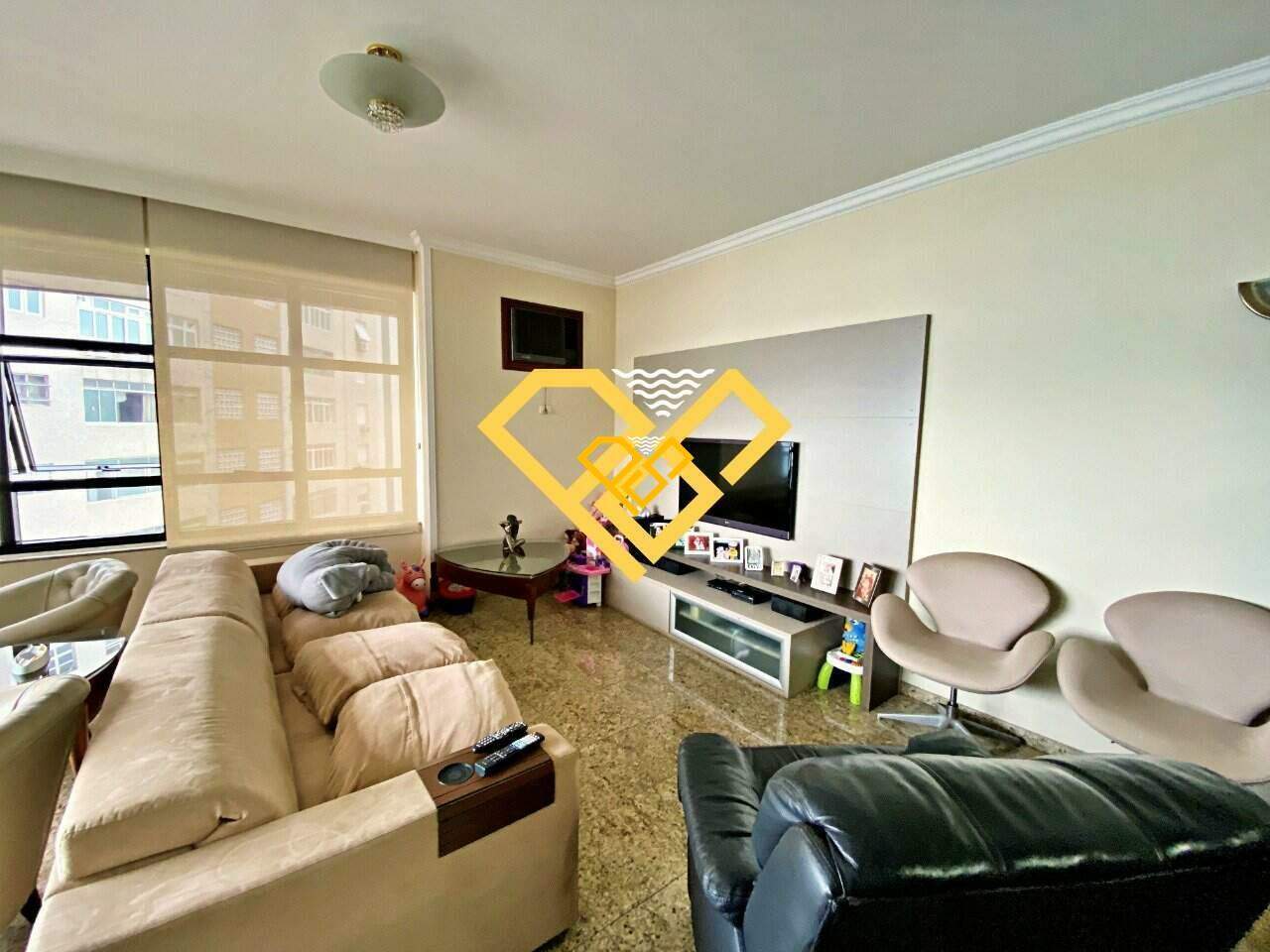 Apartamento à venda no Ponta da Praia: Sala