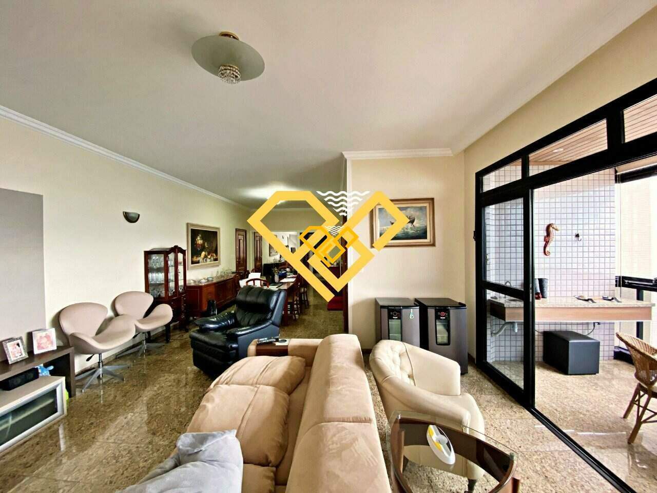 Apartamento à venda no Ponta da Praia: Sala