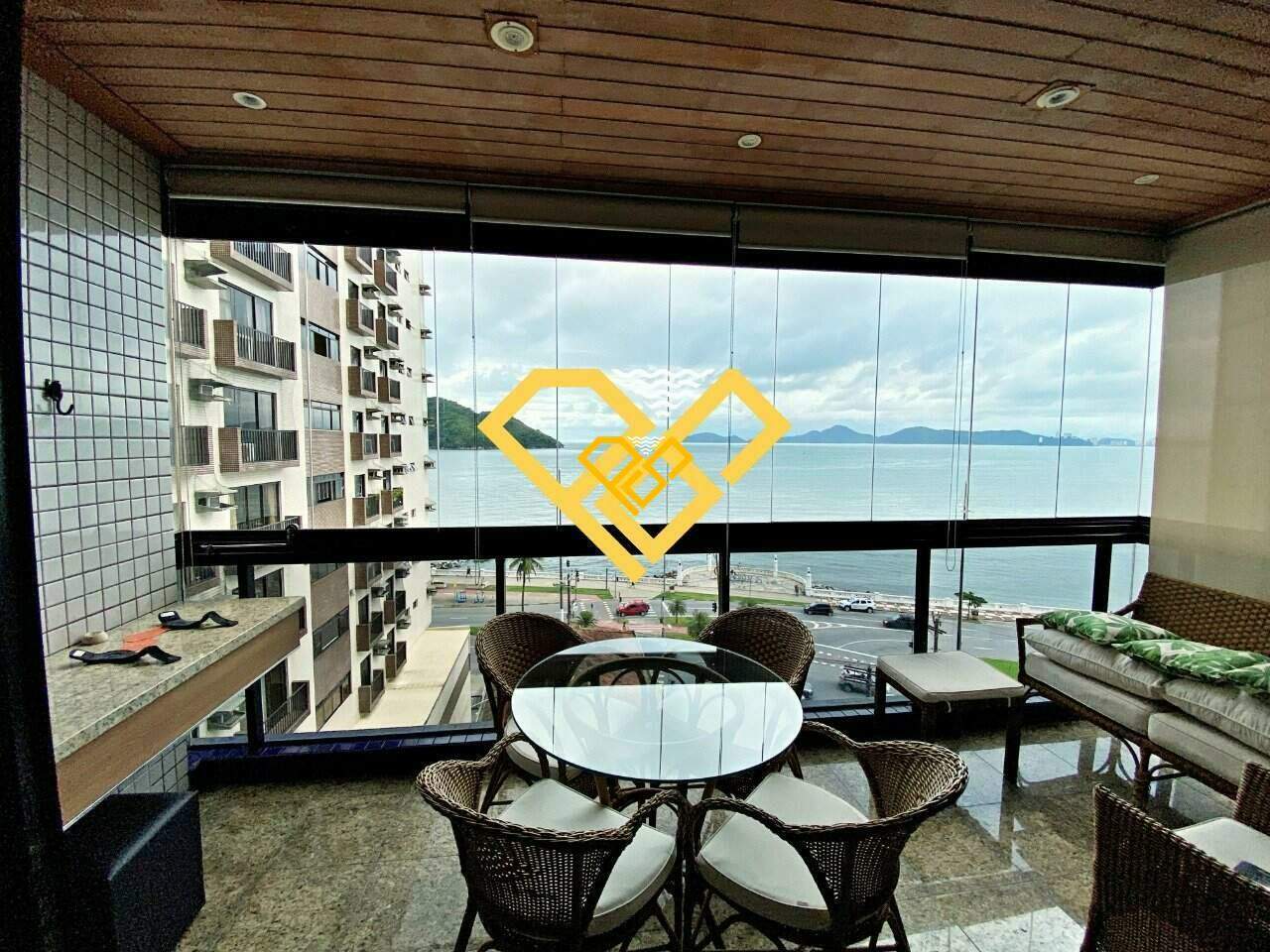 Apartamento à venda no Ponta da Praia: Varanda