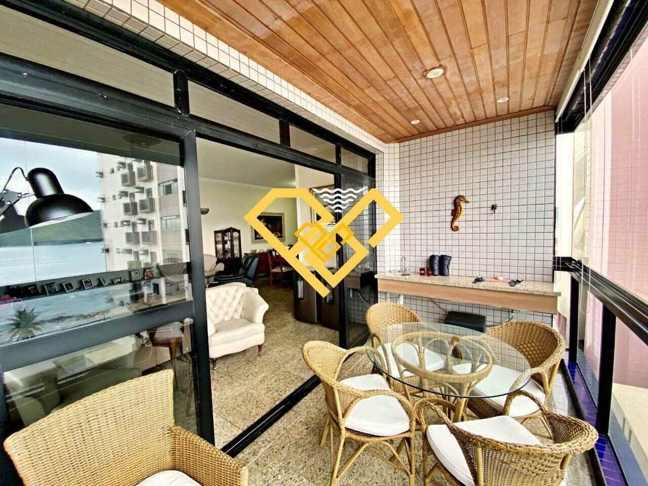 Apartamento à venda no Ponta da Praia: Varanda