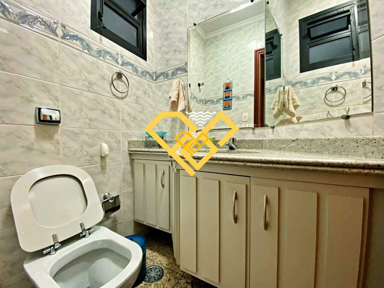 Apartamento à venda no Ponta da Praia: Lavabo