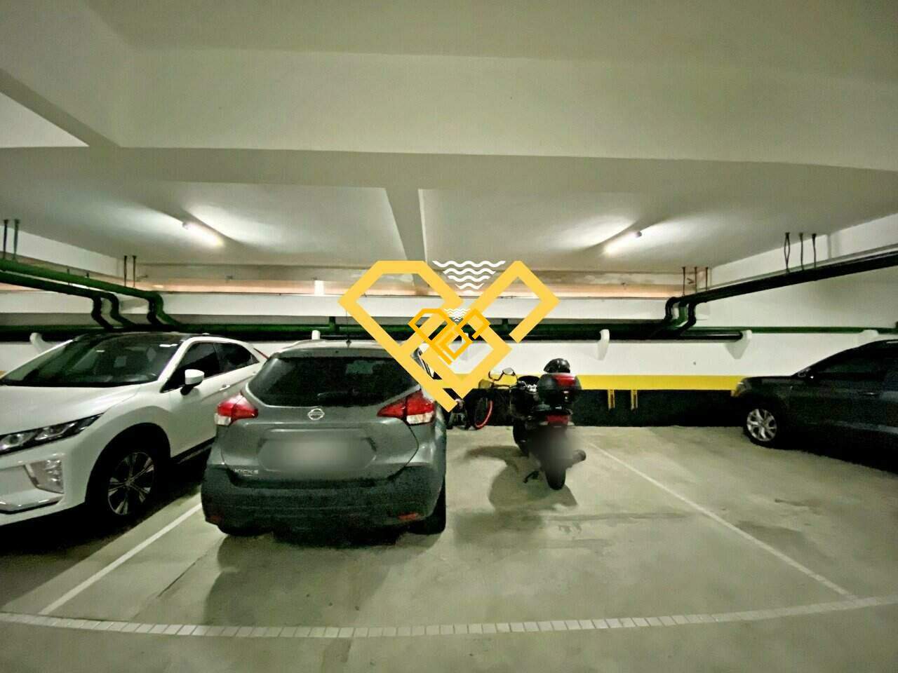 Apartamento à venda no Ponta da Praia: Garagem