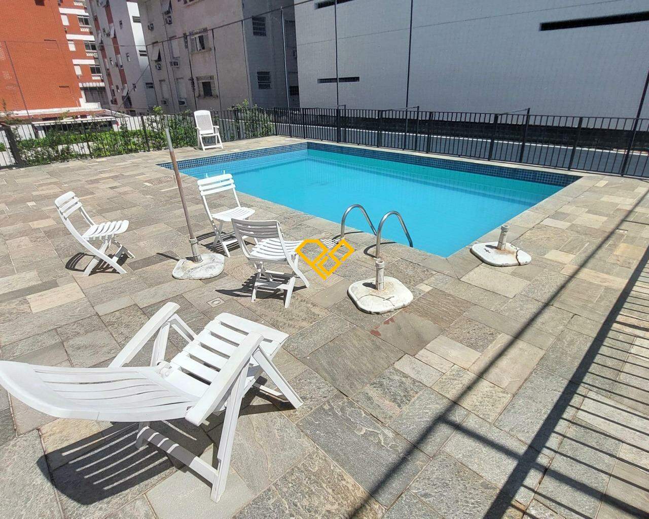 Apartamento à venda no Ponta da Praia: Lazer - piscina