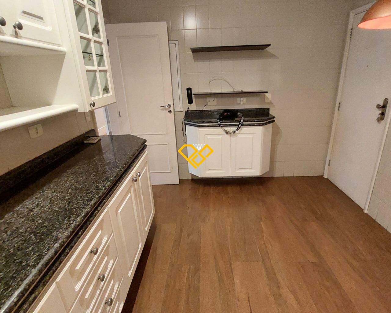 Apartamento à venda no Ponta da Praia: Cozinha