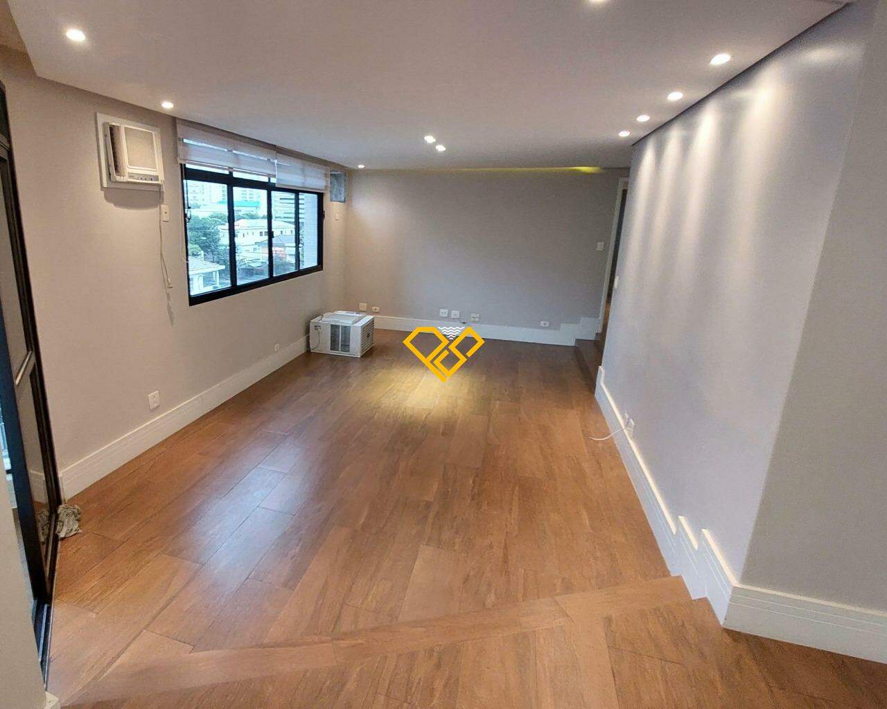 Apartamento à venda no Ponta da Praia: Sala
