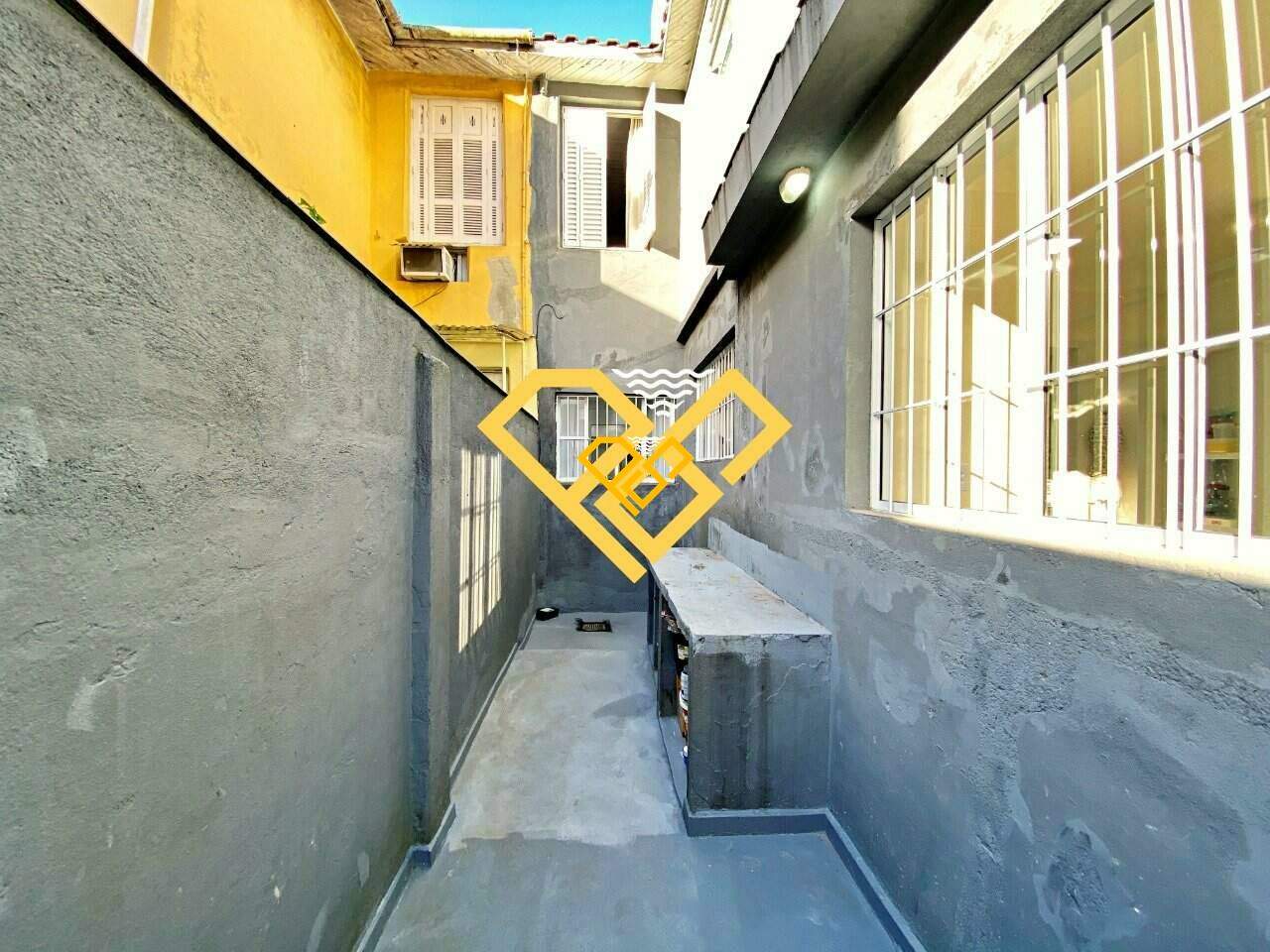 Sobrado à venda no Embaré: