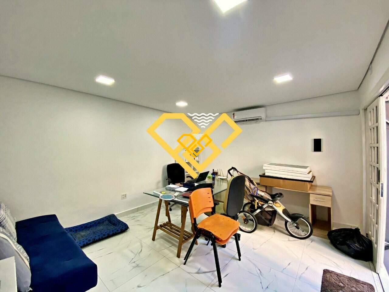 Sobrado à venda no Embaré: