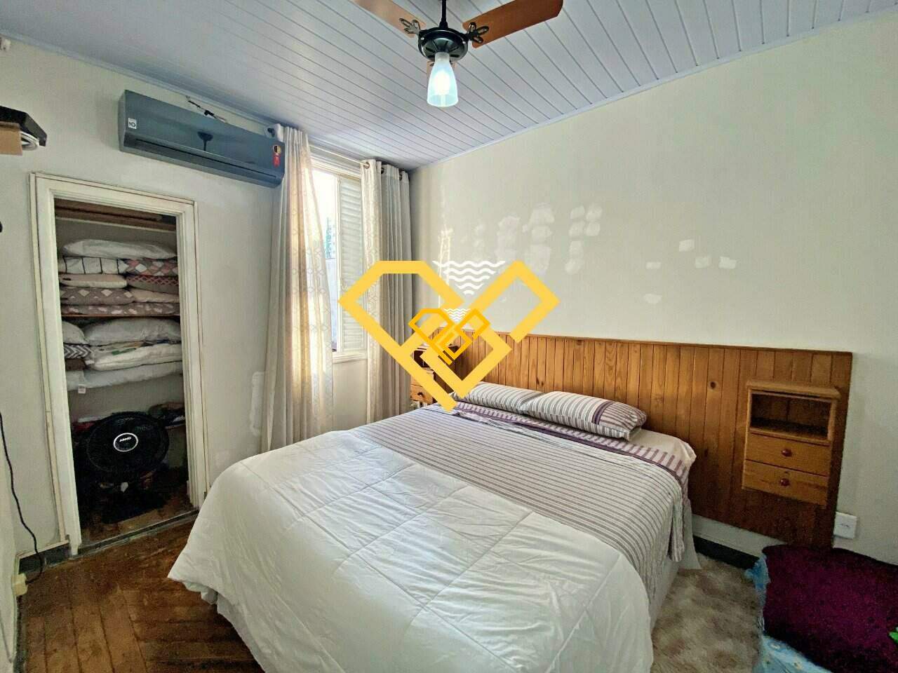 Sobrado à venda no Embaré: