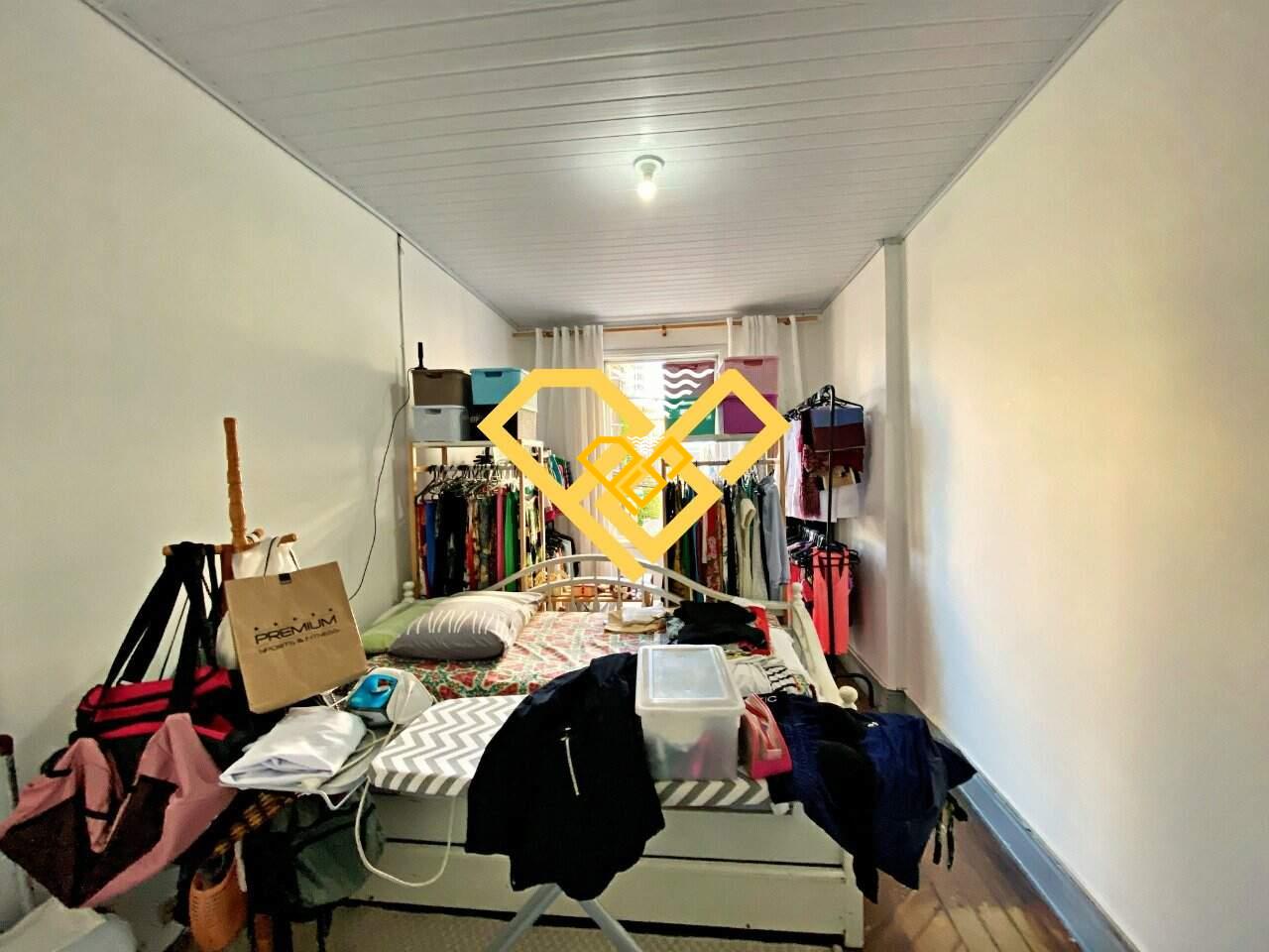 Sobrado à venda no Embaré: