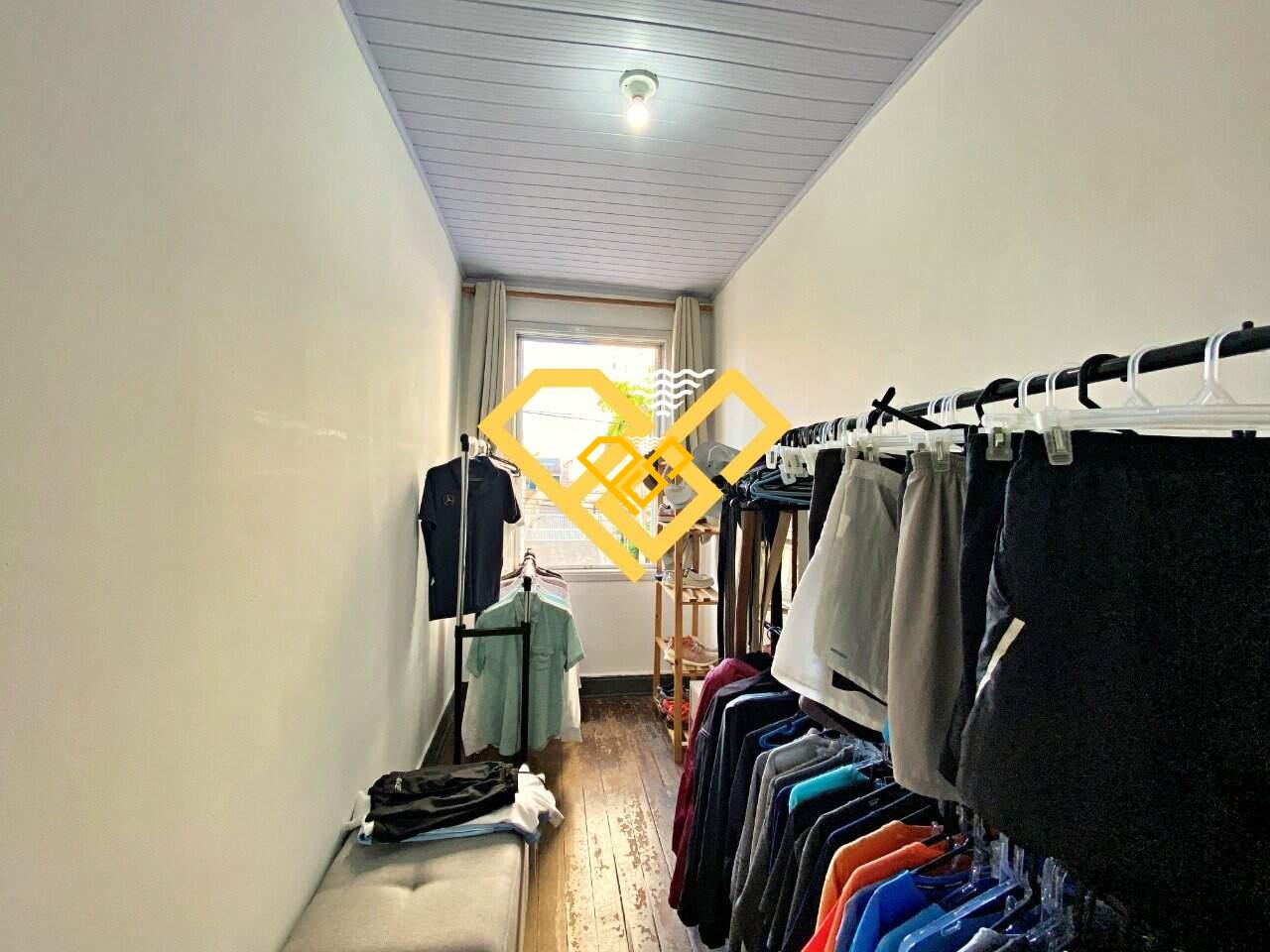 Sobrado à venda no Embaré: