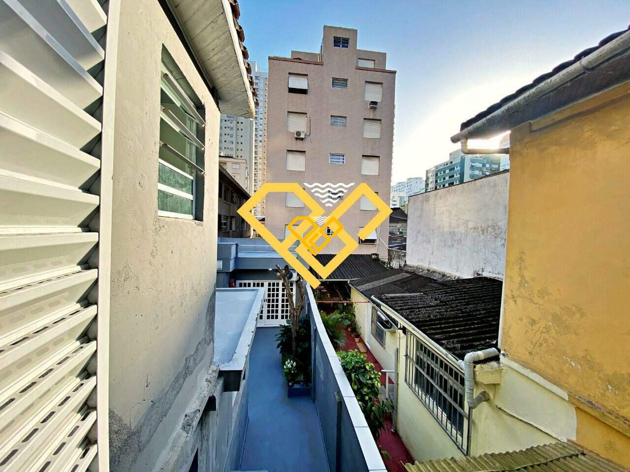 Sobrado à venda no Embaré: