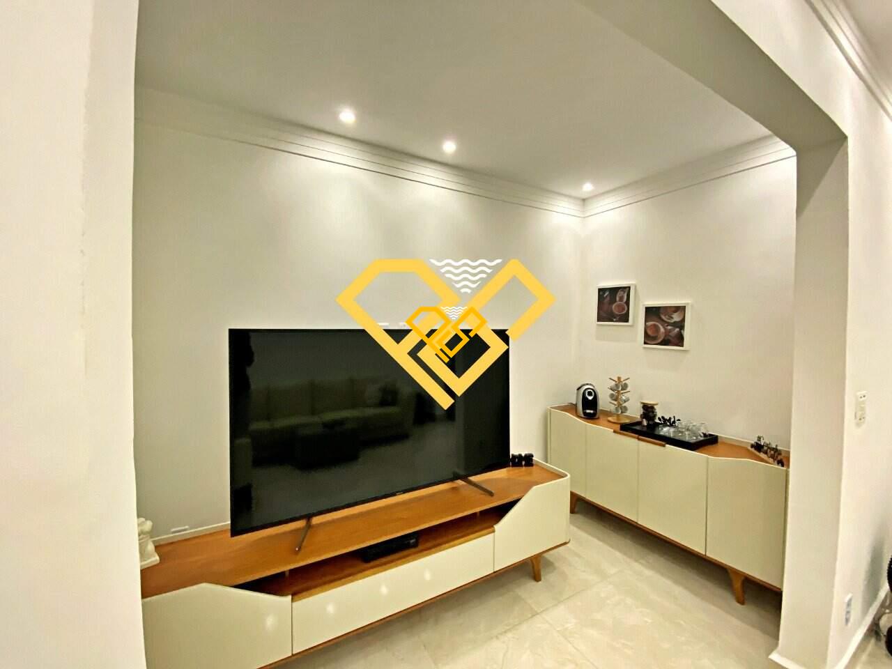 Sobrado à venda no Embaré: