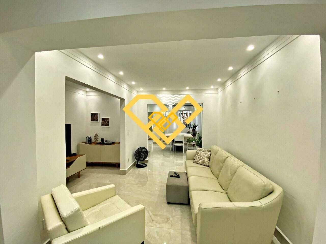 Sobrado à venda no Embaré: