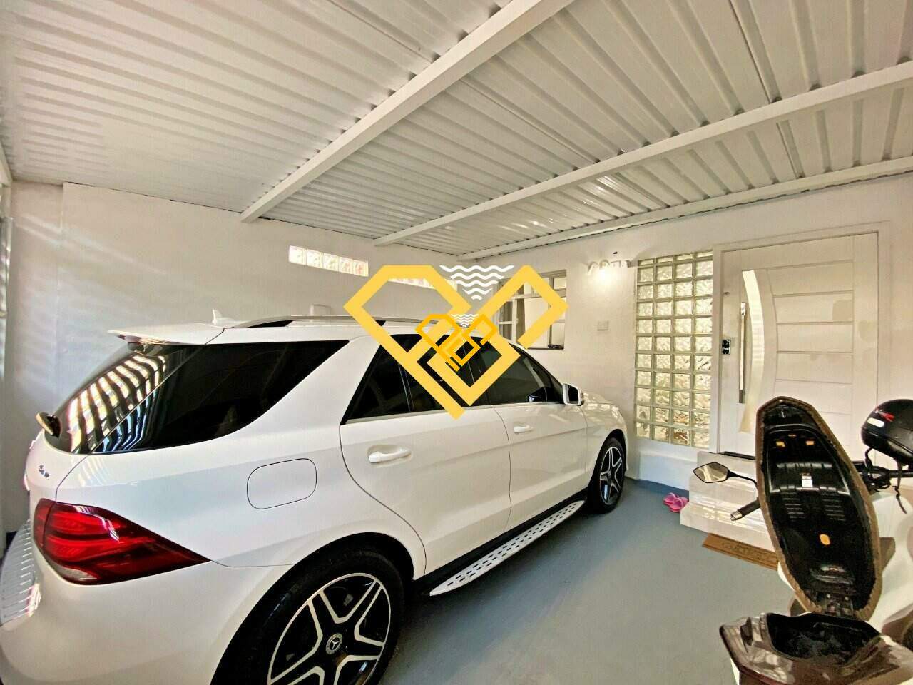 Sobrado à venda no Embaré: