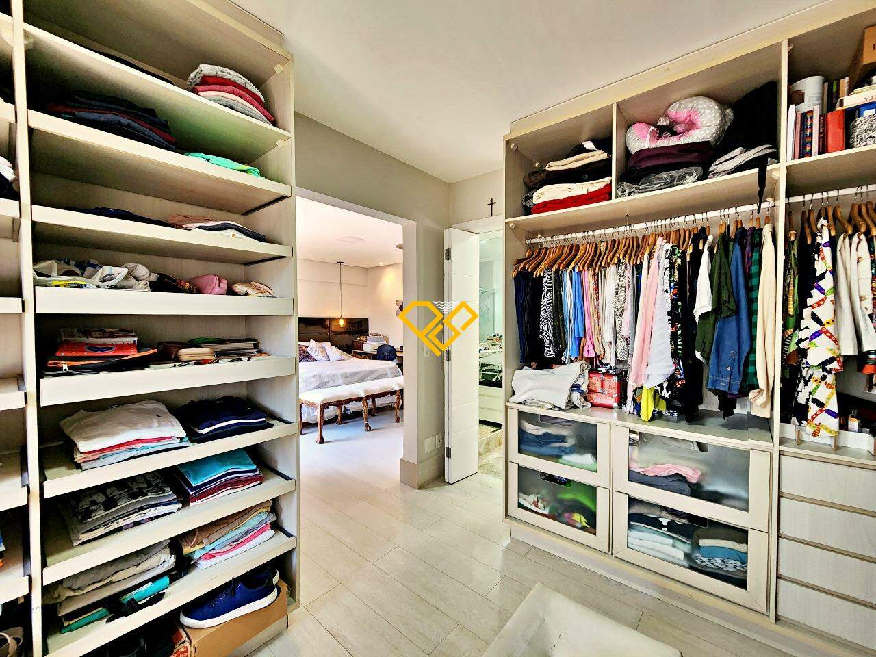 Cobertura à venda no Ponta da Praia: Closet Suíte 1