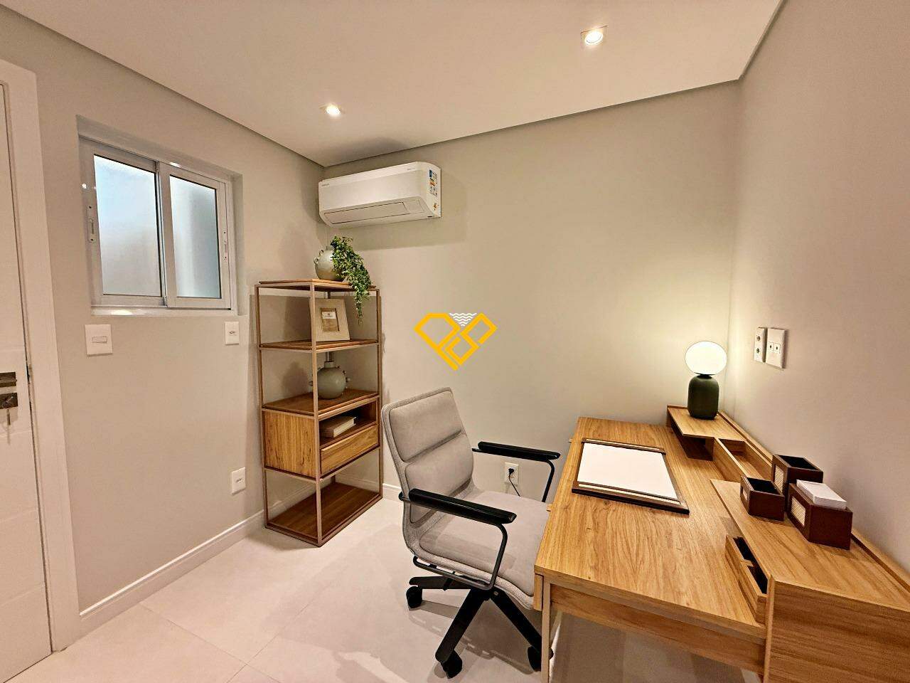 Apartamento à venda no Gonzaga: Escritório