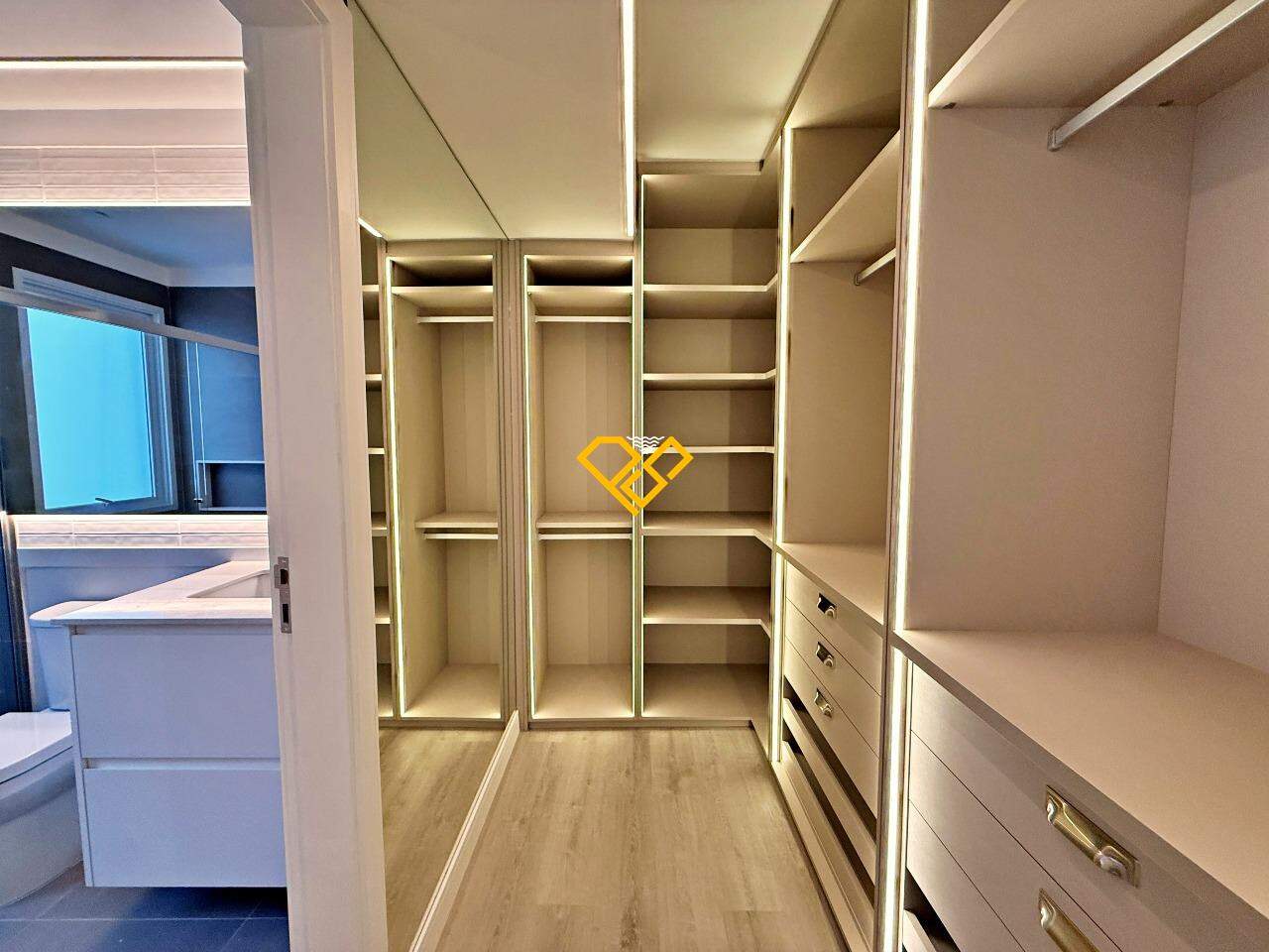 Apartamento à venda no Gonzaga: Closet Suíte 3