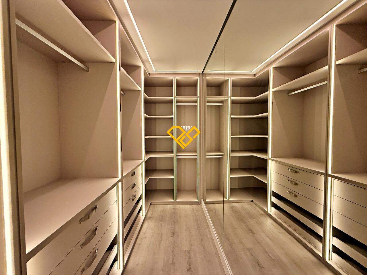 Apartamento à venda no Gonzaga: Closet Suíte 2